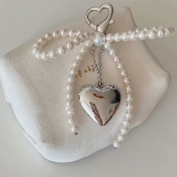 Accessories - Delicate Beaded Key Chain White Pearl Bow Keychain Bag Charm